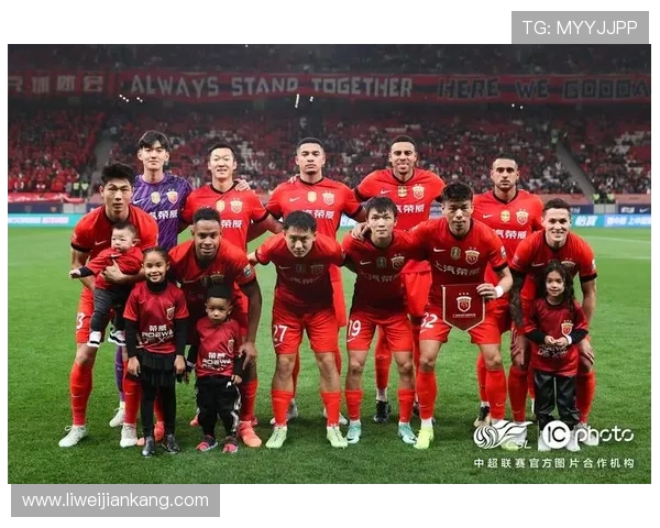 颜骏凌领衔上海海港防线巩固守门实力 助力球队争夺中超冠军 颜骏凌领衔上海海港防线巩固守门实力 助力球队争夺中超冠军