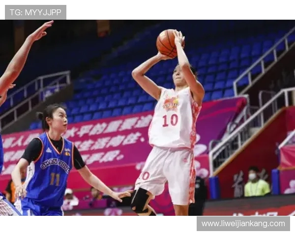 北京排球队以82分稳居邀请赛积分榜首位争夺冠军势头强劲