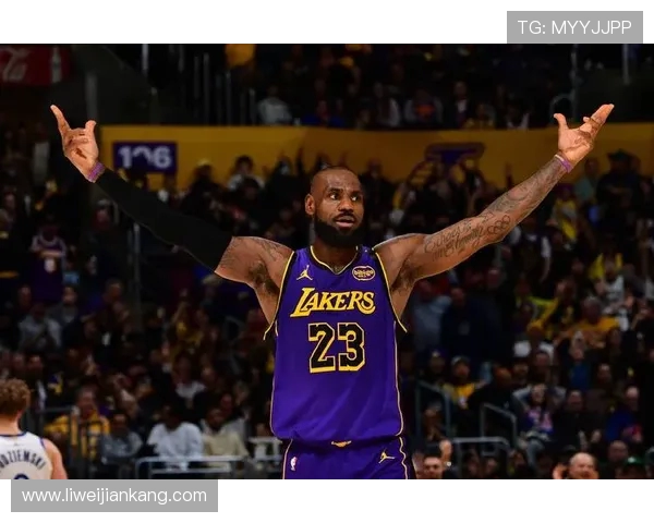 湖人勇士巅峰对决再掀风云詹姆斯库里争锋上演激情对抗